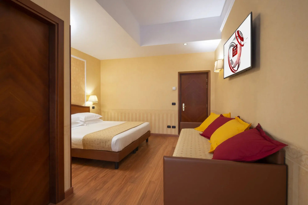 Lancaster Hotel