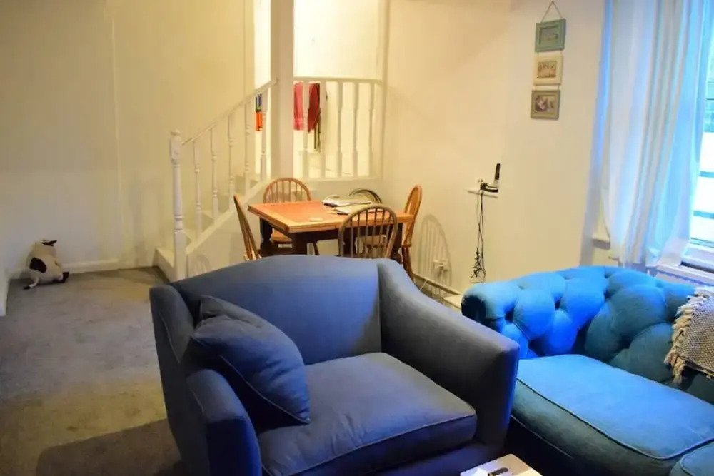 1 Bedroom Flat in Stamford Hill Accommodates 4