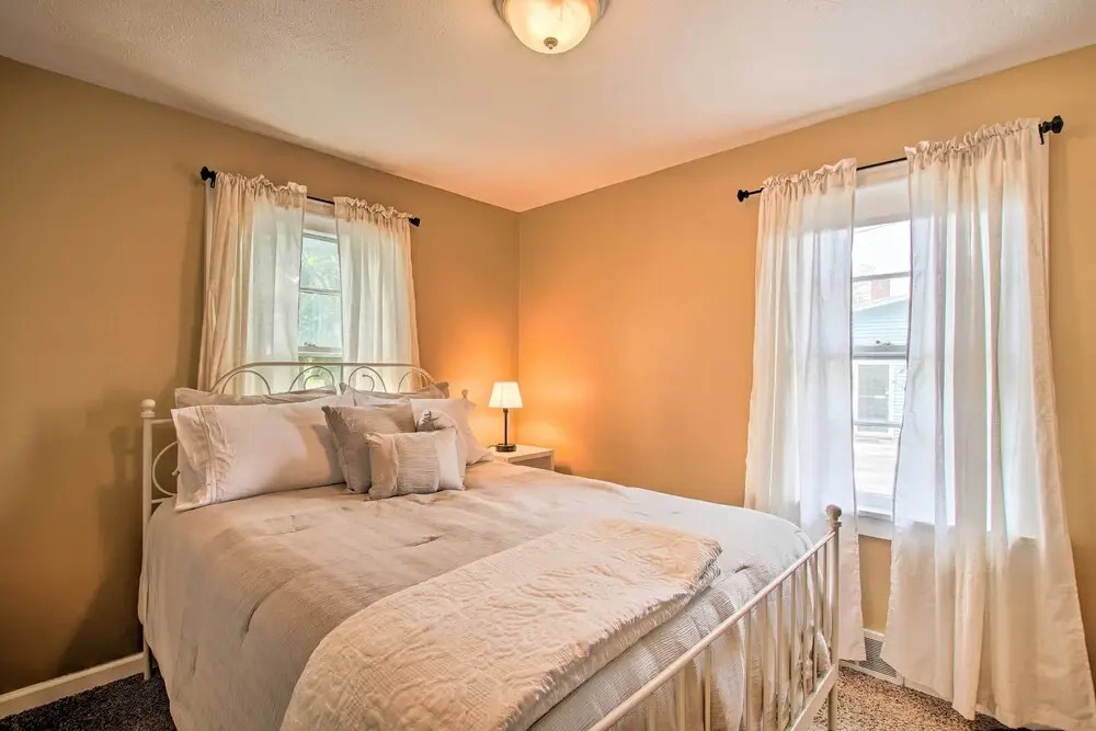 Cottage w/ Yard, Walk to Historic Attractions