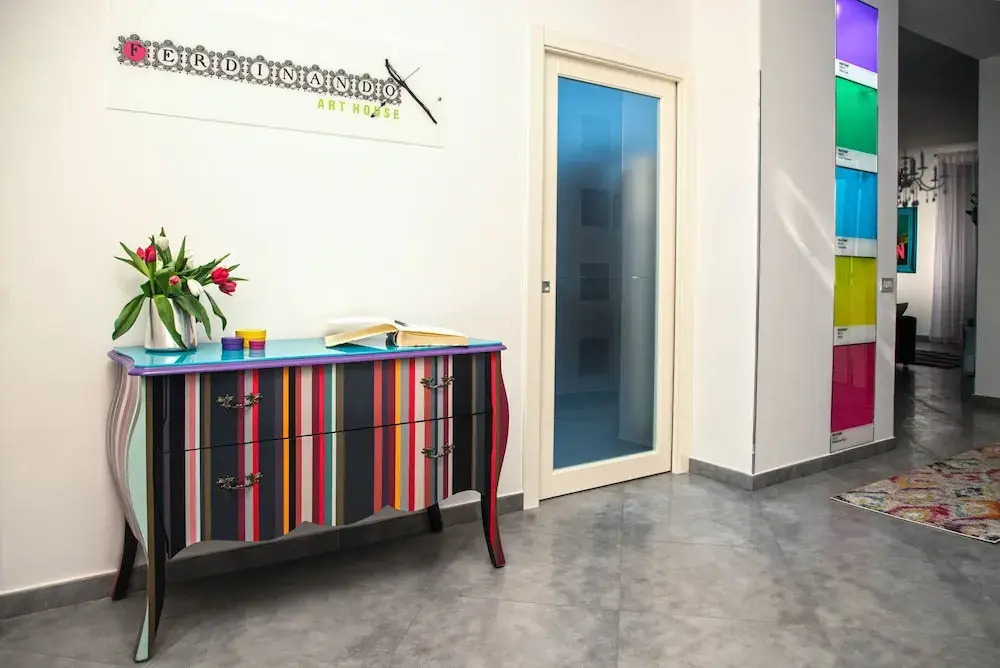 Ferdinando Arthouse Oversized Modern Apartment