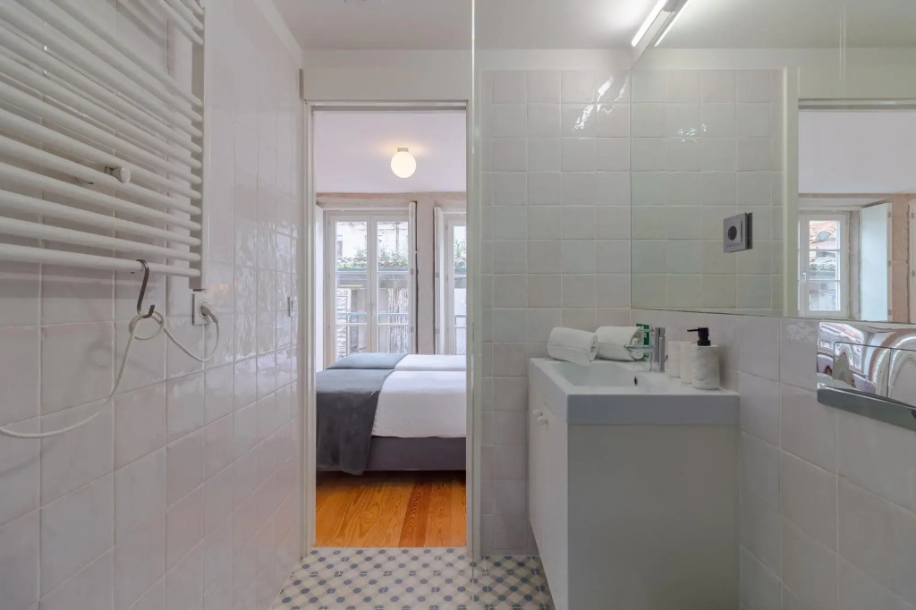 Tower 4T in Oporto With 1 Bathrooms