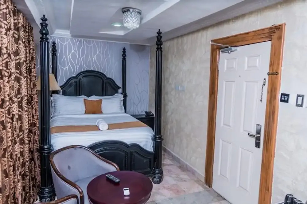 Gallani Suites Hotel