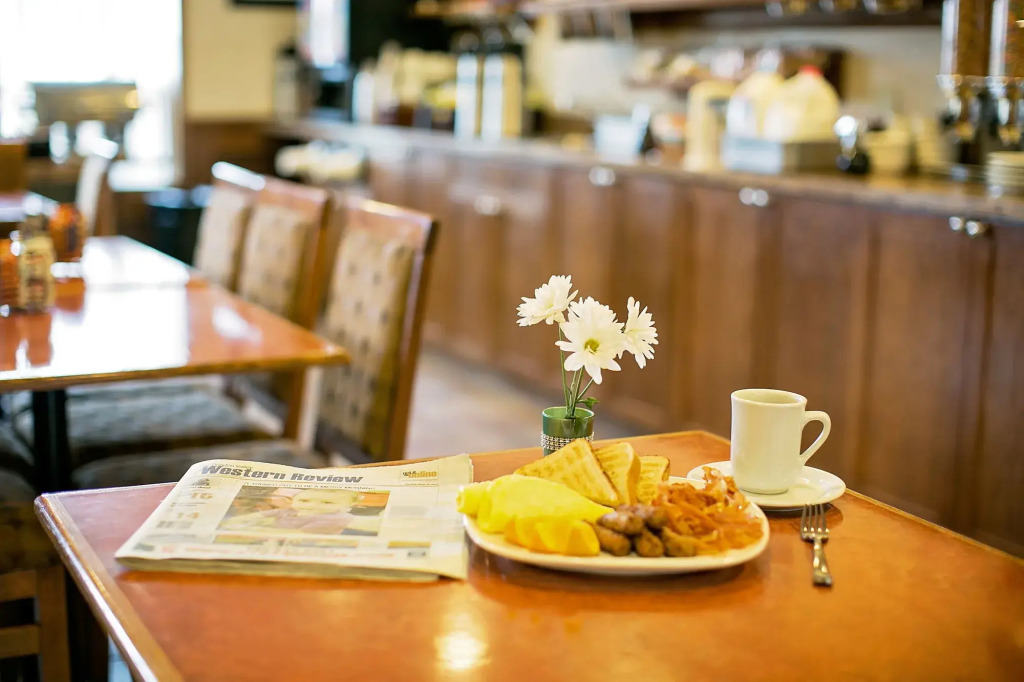 Service Plus Inns & Suites Drayton Valley