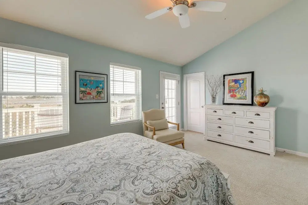 Boat Slip & Pool Access: Ocean City Home!