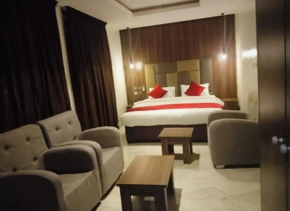 Boston Hill Resort & Hotel Ltd