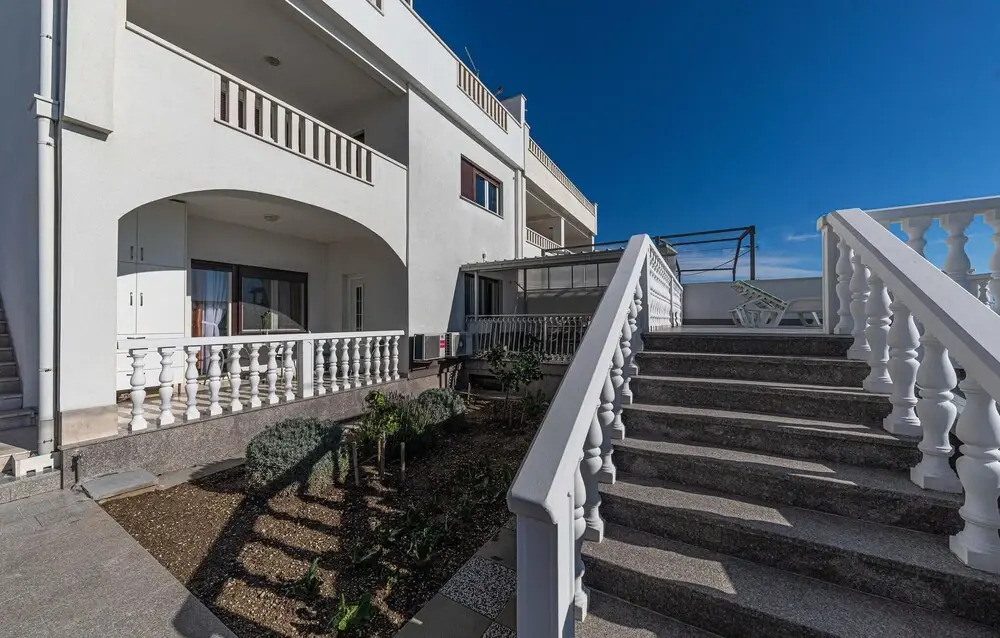 Nice Home in Kastel Kambelovac With Wifi and 1 Bedrooms