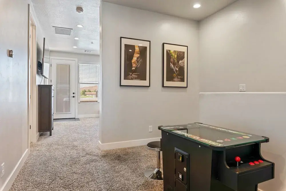Reunion HQ home