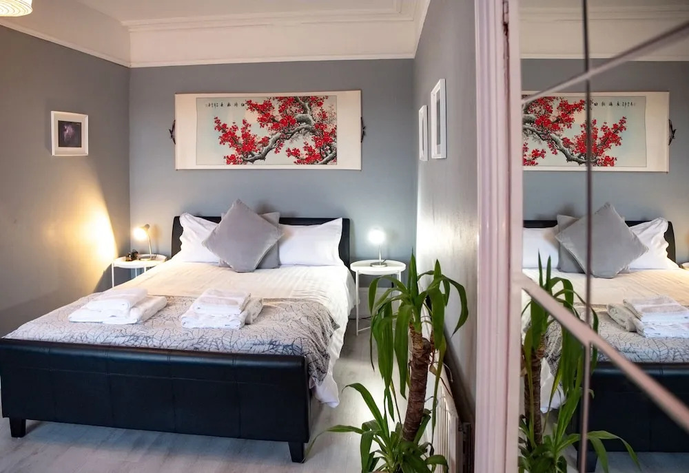 Laburnum Guest House at Bistro En Glaze