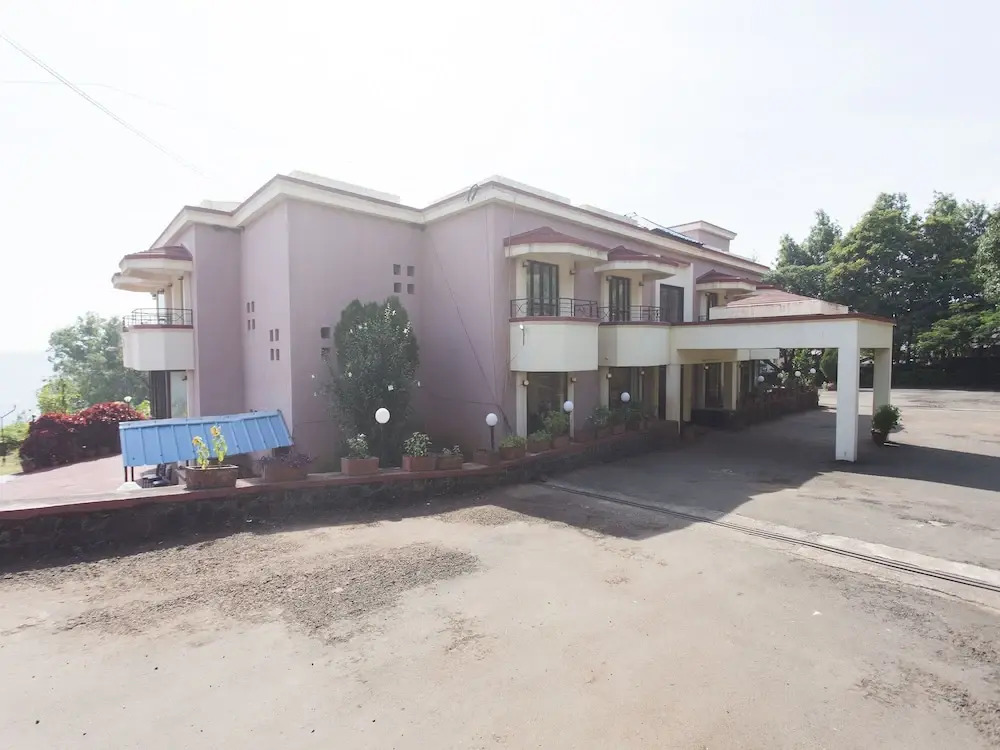 OYO 9807 near Panchgani Market
