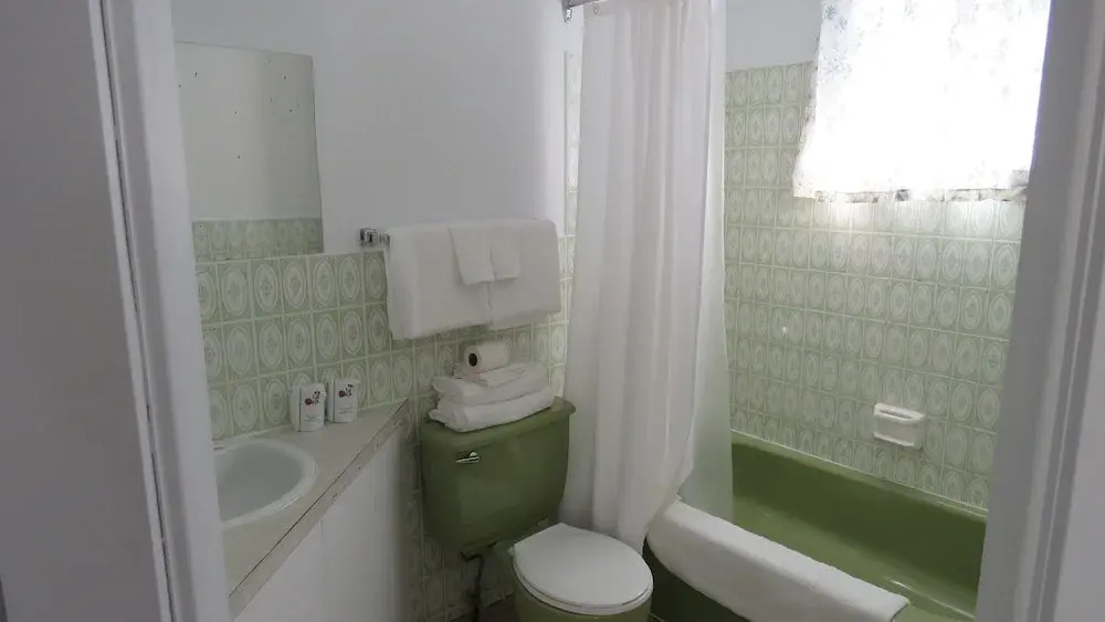 M Motel & Suites
