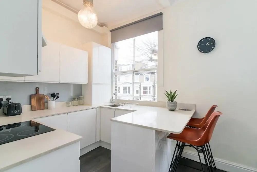 Modern 2BR Home in West London!