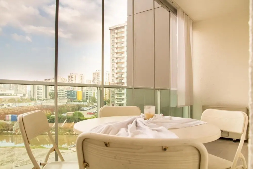 Pleasant Flat Close to Various Malls in Cigli