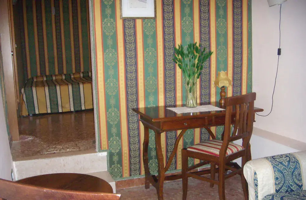 Palazzo Lion Morosini - Check in presso Locanda Ai Santi Apostoli
