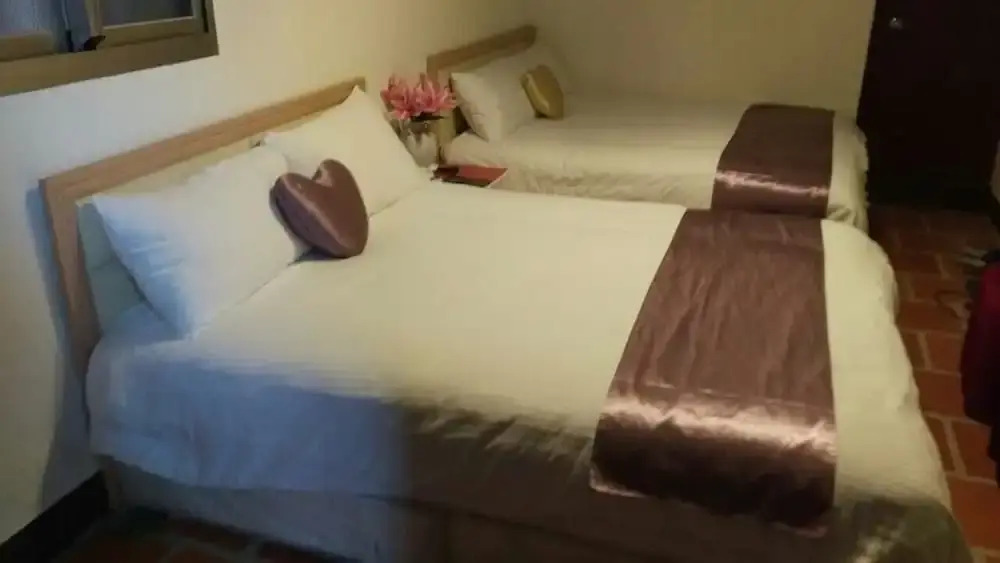 Rong Shu Xia B&B