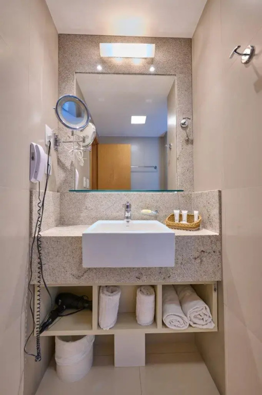 Jade Hotel