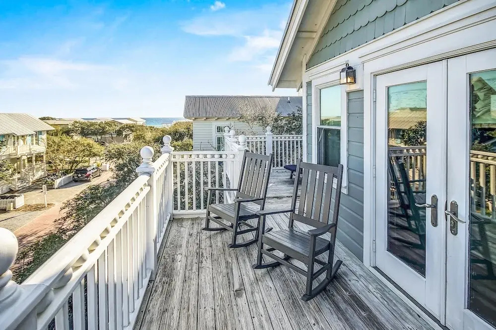 Short Distance To The White Sandy Beaches, Rendezvous Main House + Carriage In Seaside 4 Bedroom Home by RedAwning