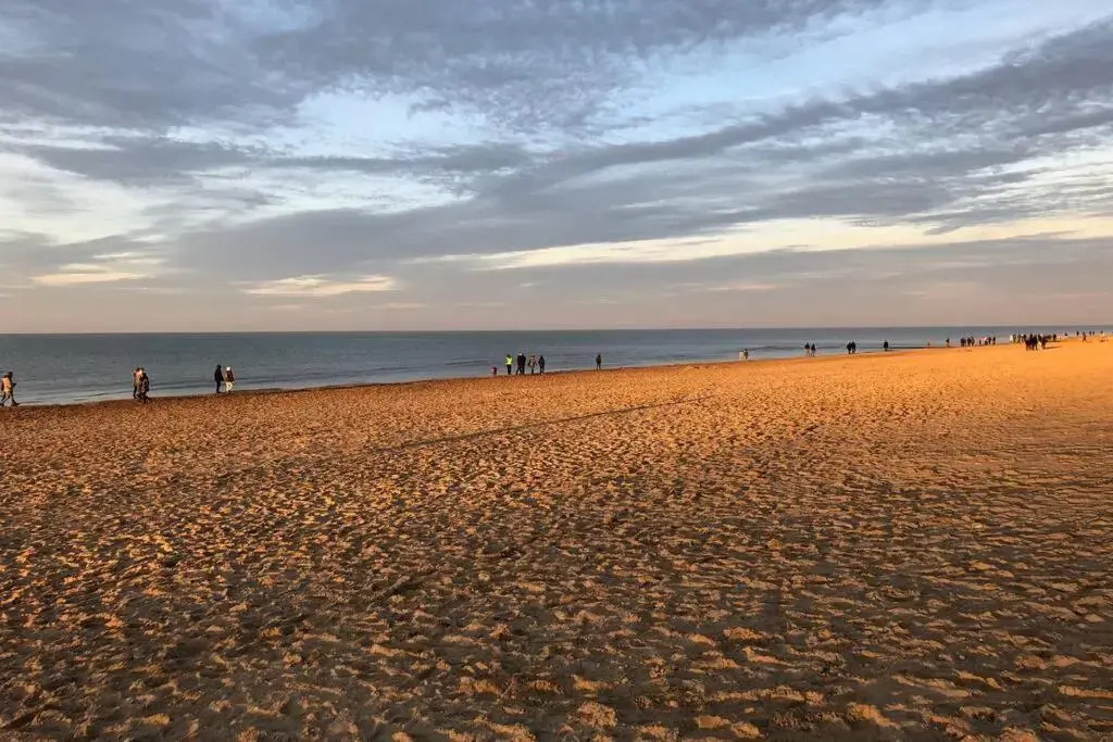 Ruim 3 Slaapkamerappartement Vlakbij Het Strand