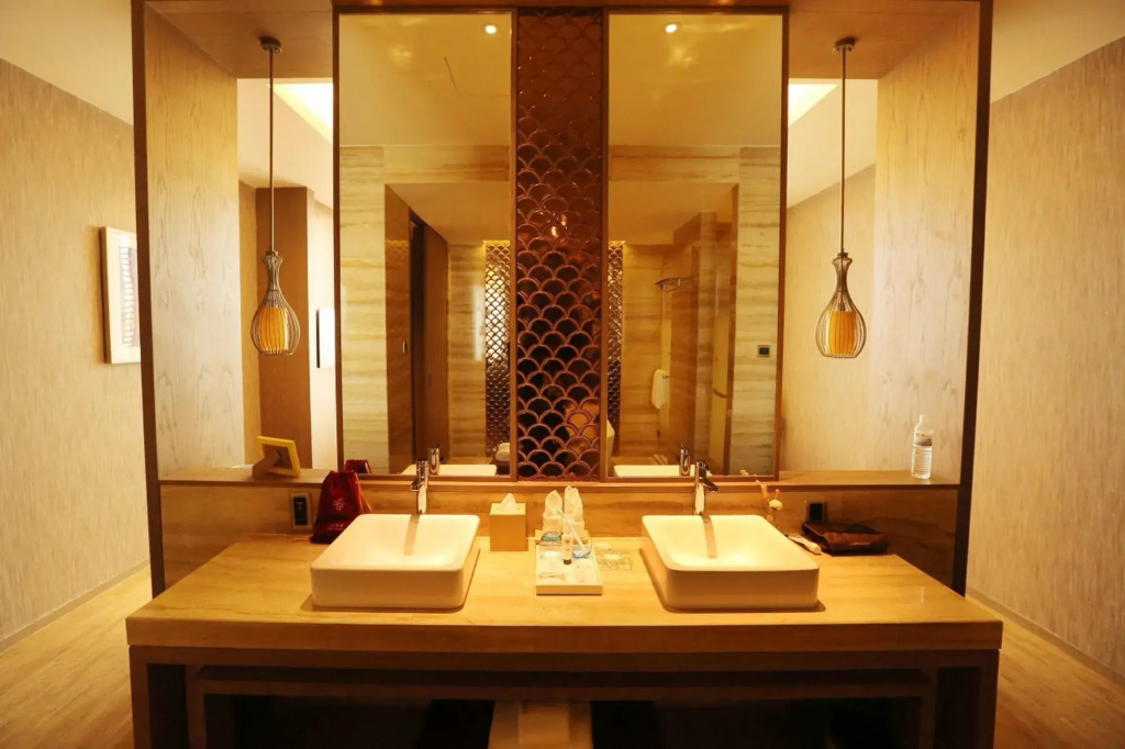 Qingdao Mangrove Tree Resort World - Red Coral Hotel