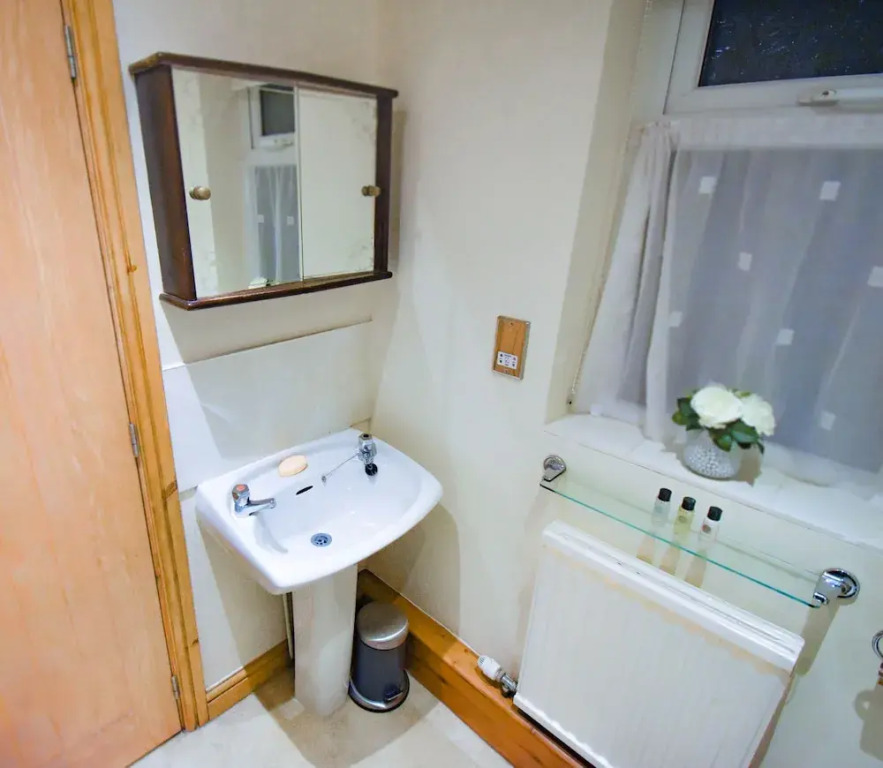 2 Bedroom City Apartment - Close to Queens Hospital