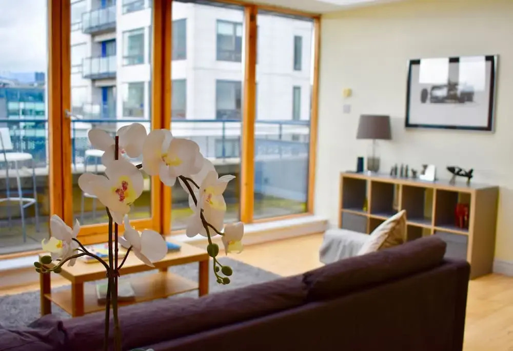 Stunning 2 Bedroom Penthouse In Grand Canal Docks