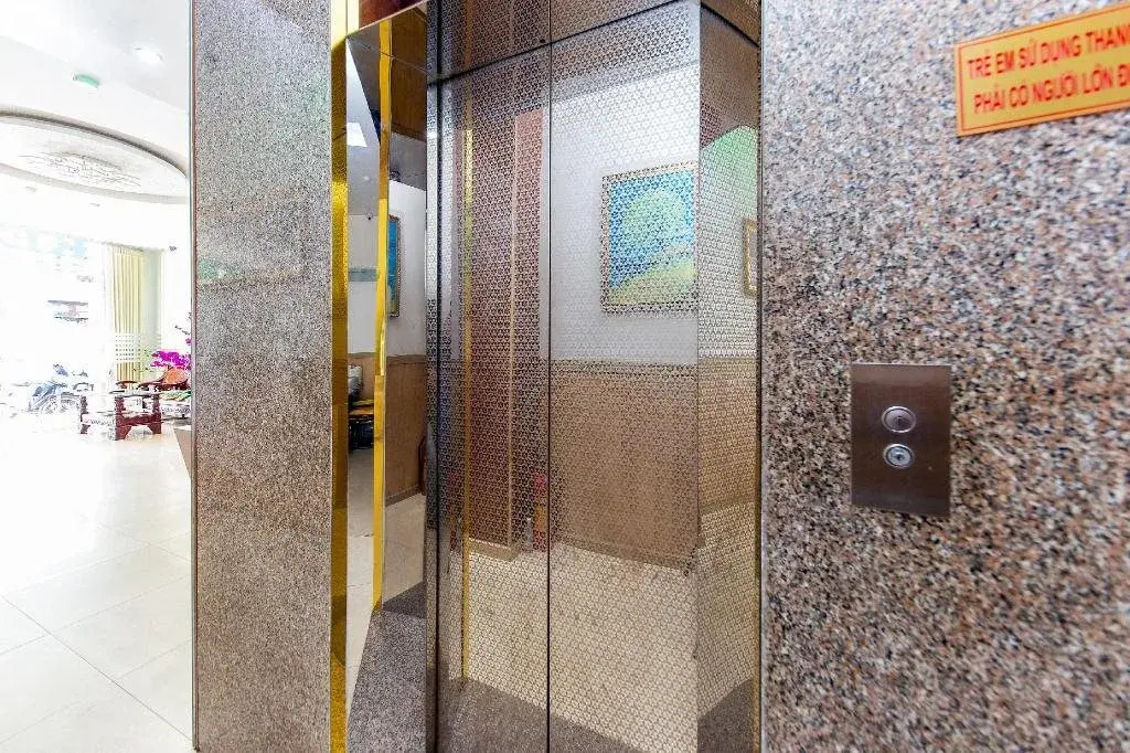 Ken Hotel