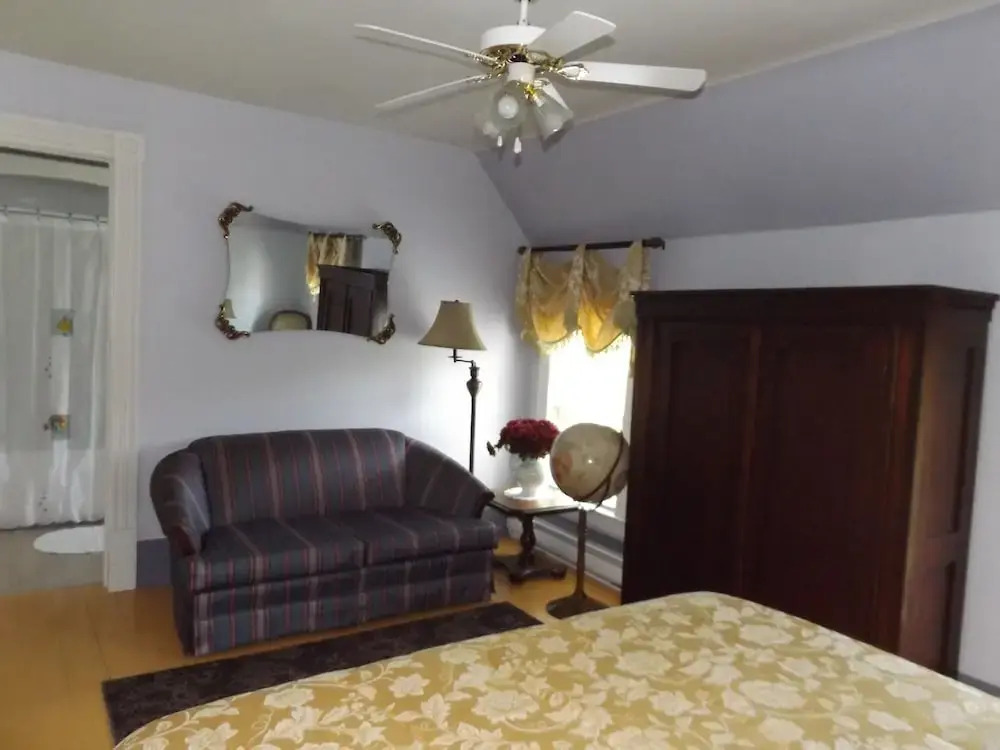 Deer Island Inn