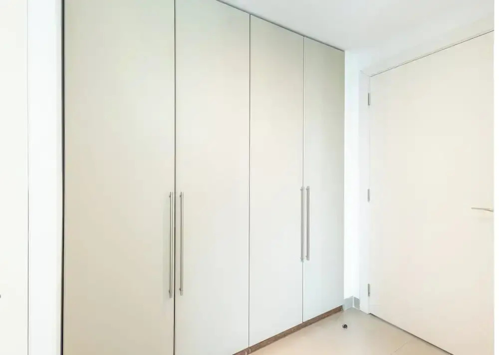 SuperHost - Exclusive 25th Floor Retreat with Marina Views