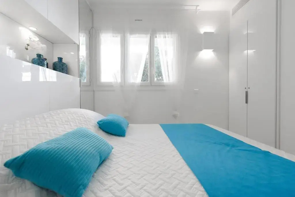 SERRENDY 3 minute-walk to the beaches! Cozy 2-bedroom apartment