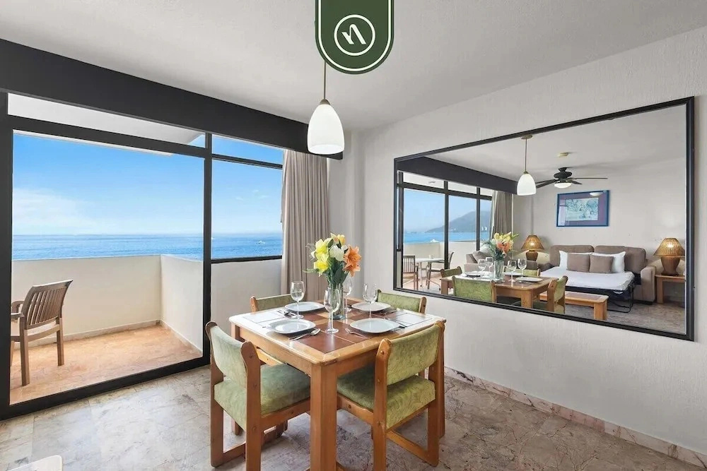 Oceanview 1 BR Condo - Pool - Cleaning Included