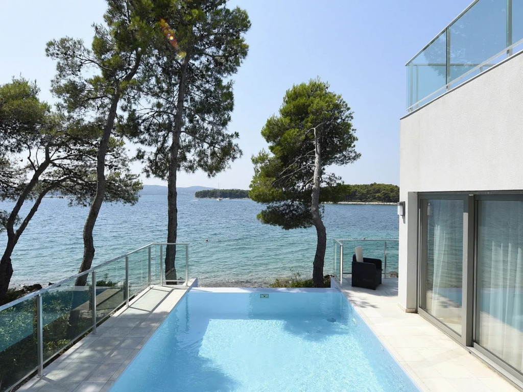 Crvena Luka Resort