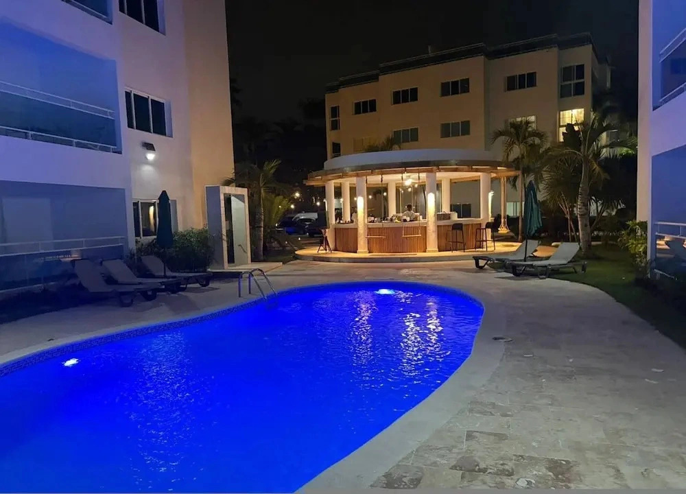 Beachfront Condo 2 Pools Private Beach 8 Guest