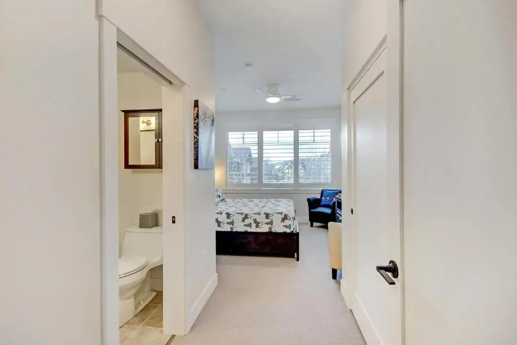 New Luxury Loft #103 Near Resort Huge Hot Tub & Views - FREE Activities & Equipment Rentals Daily