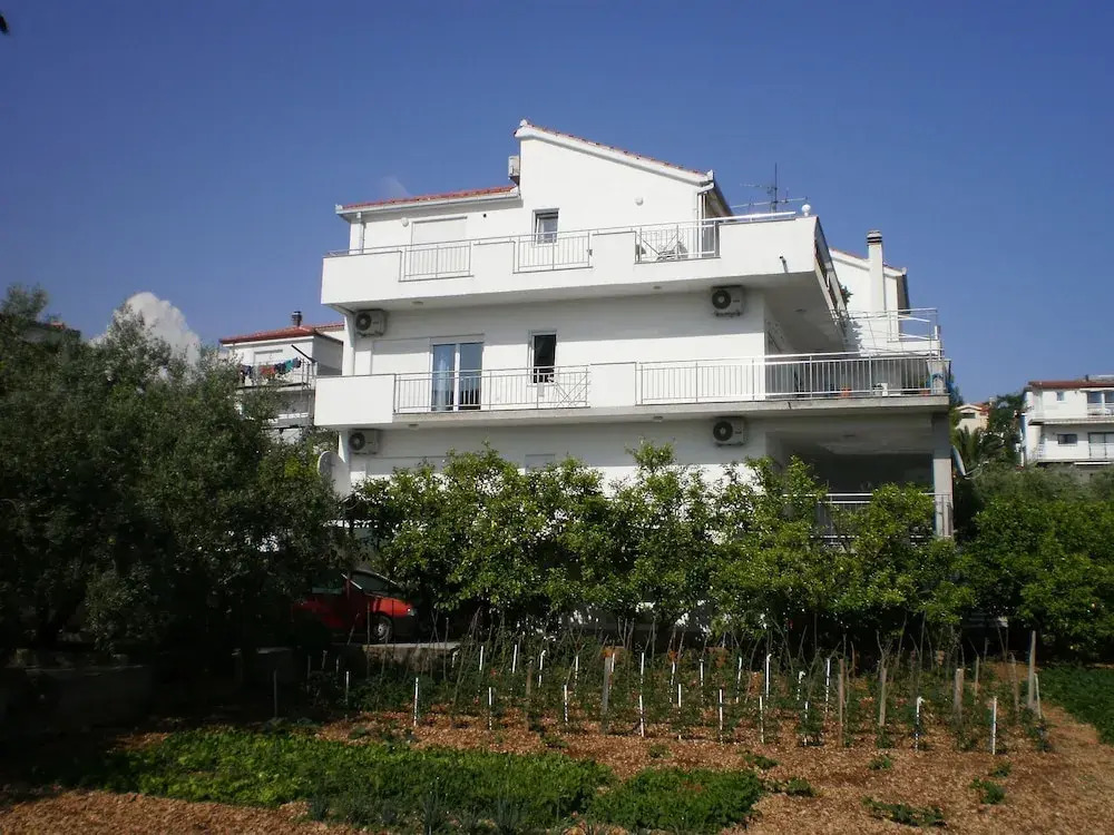 Ljuba - Nice Garden - A2 Plavi