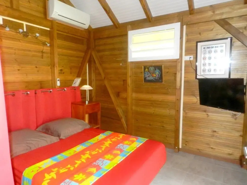 Bungalow With 2 Bedrooms in Baie Mahault, With Enclosed Garden and Wif