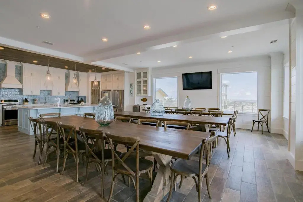 "The Pearl" Gulf Front Wprvt Heated Pool, 12 Bdrm 125Bath "Alvacationrentals"