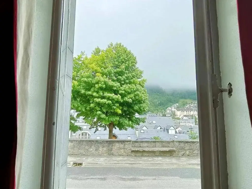 Appartement Cauterets, 3 pièces, 6 personnes - FR-1-234-247