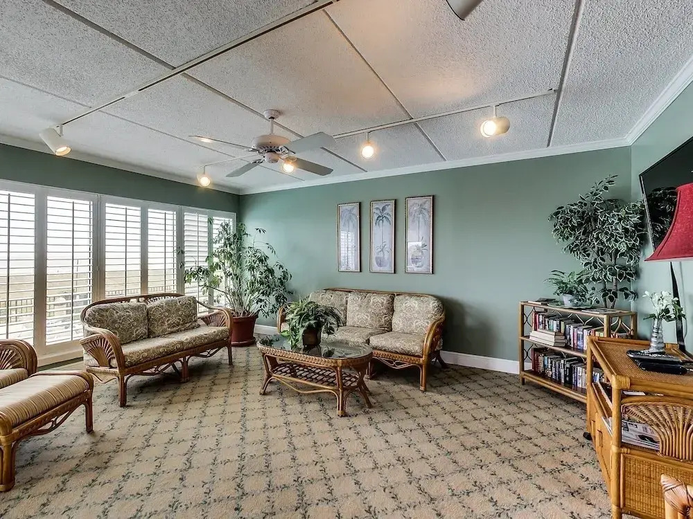 Redecorated Foreshore Condo with Spacious Balcony by RedAwning