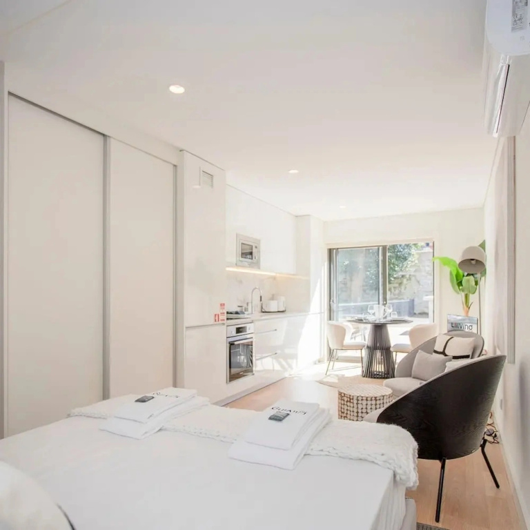 Liiiving in Porto - City Design Apartment A