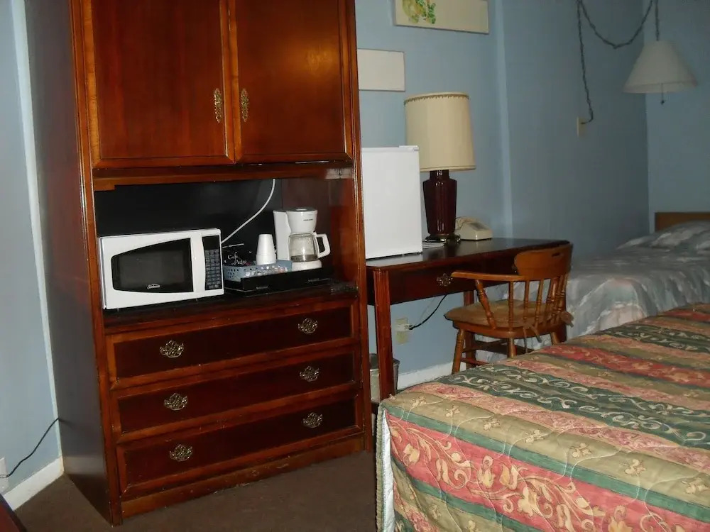 Falls Motel