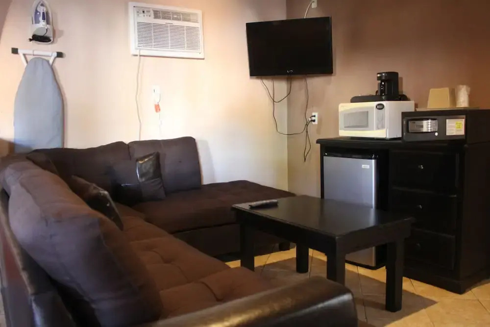 Paradise Inn and Suites