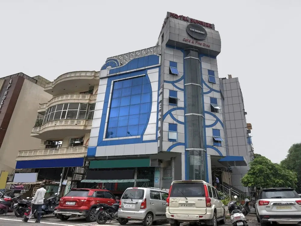 Oyo Flagship 23992 Sunrize Hotel Rohini