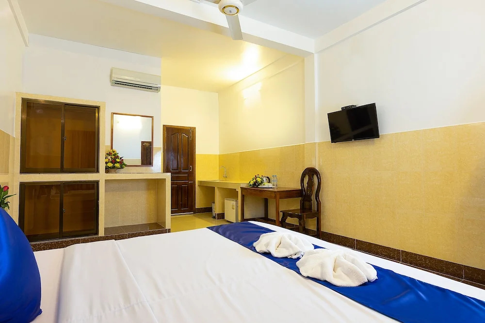 Botoum Hostel