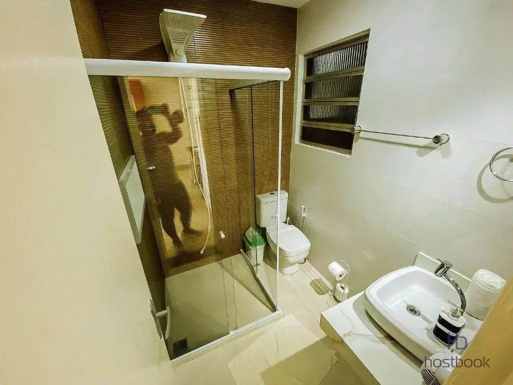 Apto a beira mar no Centro - WIFI 200MB - Netflix - Cozinha equipada - Portaria 24h - Ar condicionado