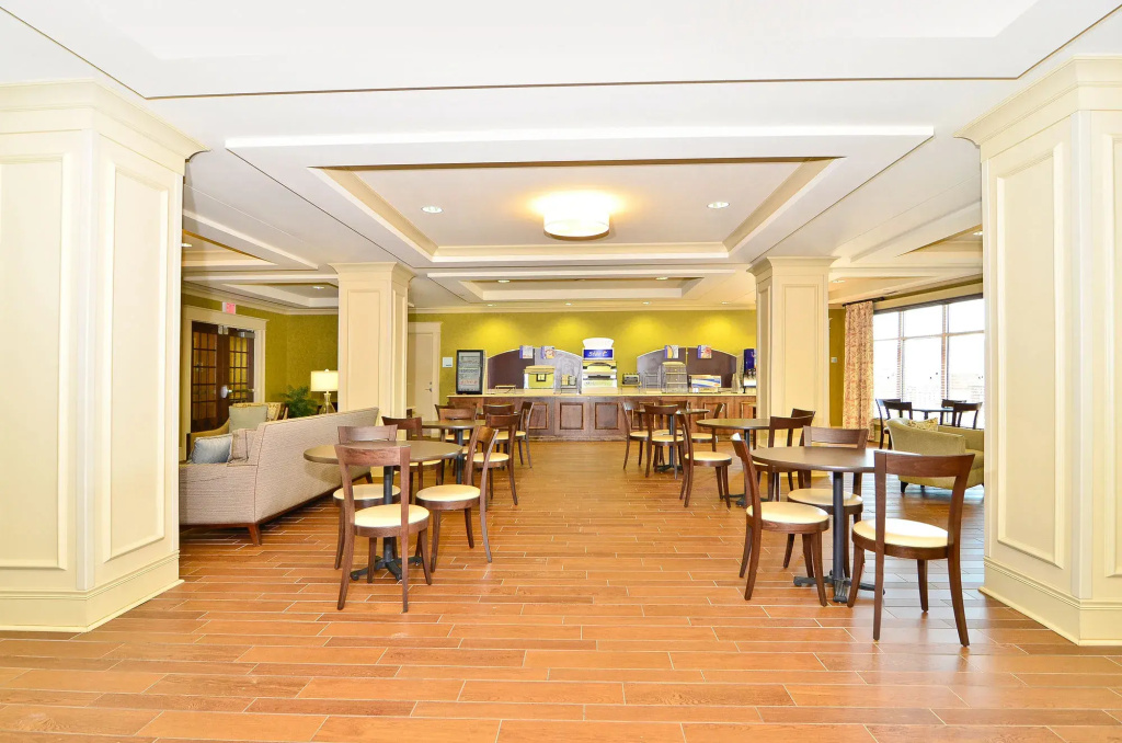 Holiday Inn Express & Suites - Williston by IHG
