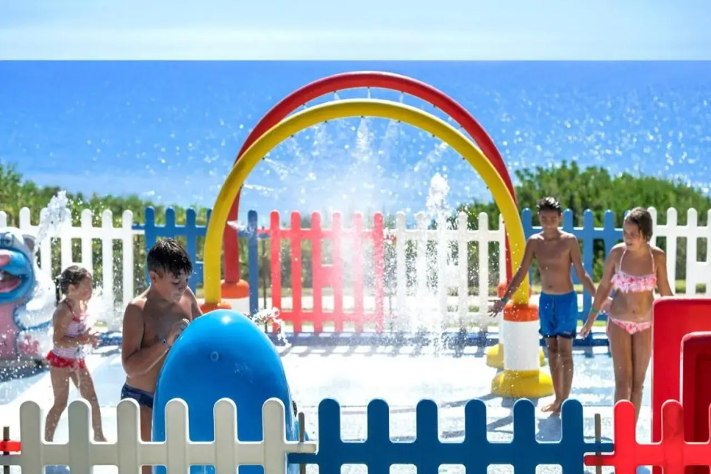 Serenusa Resort