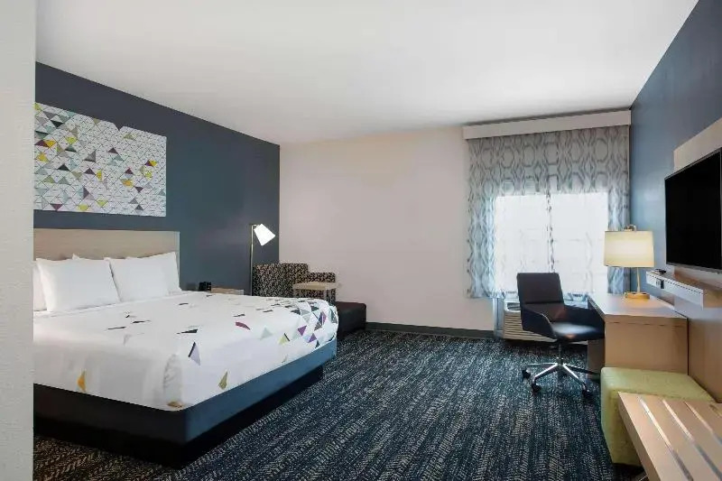 La Quinta Inn And Suites Dulles Airport