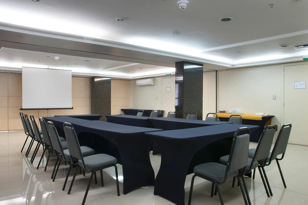 Master Porto Alegre Hotel - Av Carlos Gomes, Próximo ao Consulado Americano