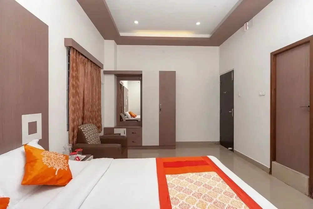 MM Residency By OYO Rooms