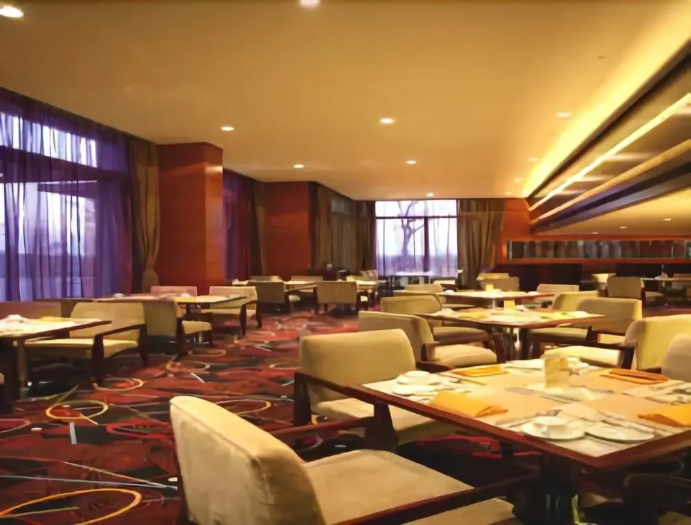 Howard Johnson Plaza Lingang Shanghai