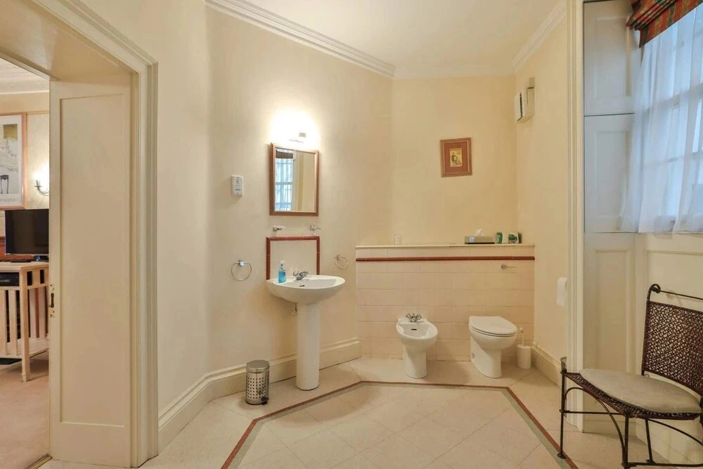 Spacious House in Marylebone [VR]